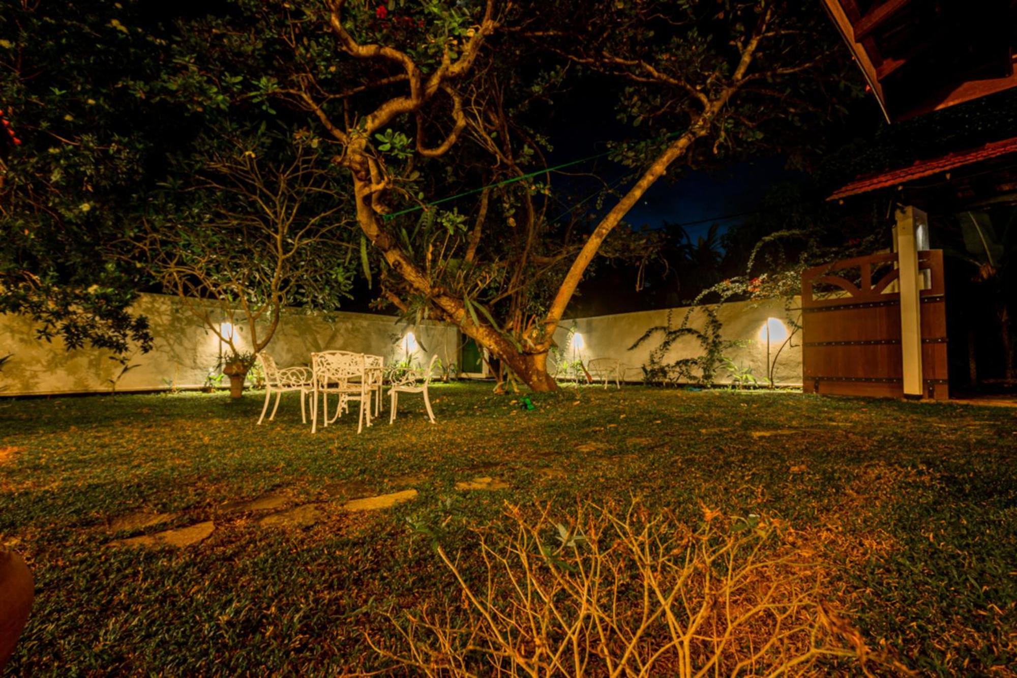 Nibbana Mirissa Hotel Extérieur photo