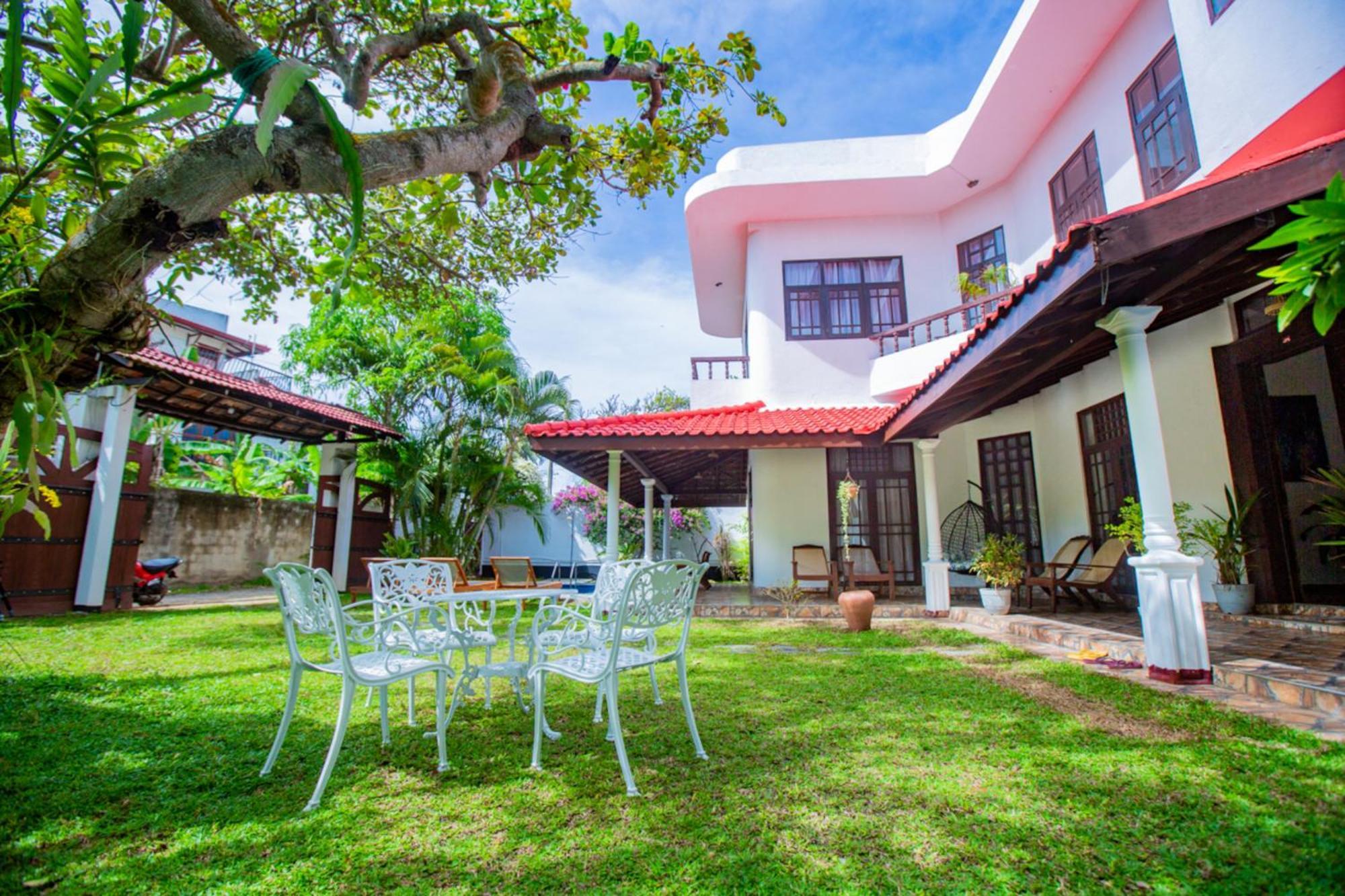 Nibbana Mirissa Hotel Extérieur photo